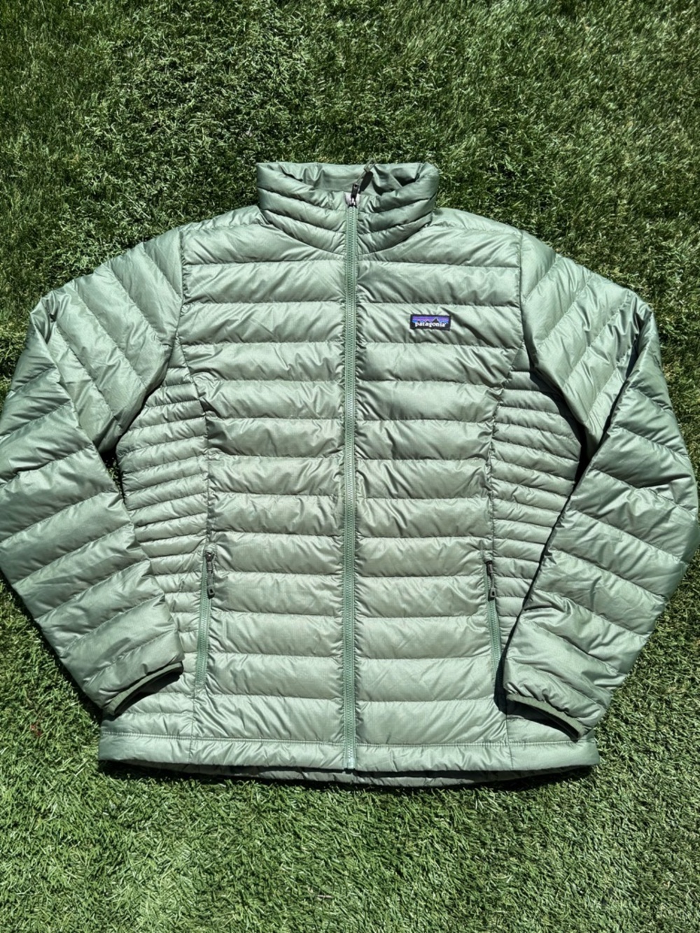 Patagonia down sweater puffer Jacket in Sage hemlock green.